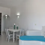 Sakas Residences Karterados (Santorini)