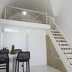 Lägenhet Sakas Residences *