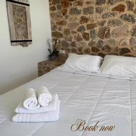 Sakas Residences Karterados (Santorini)