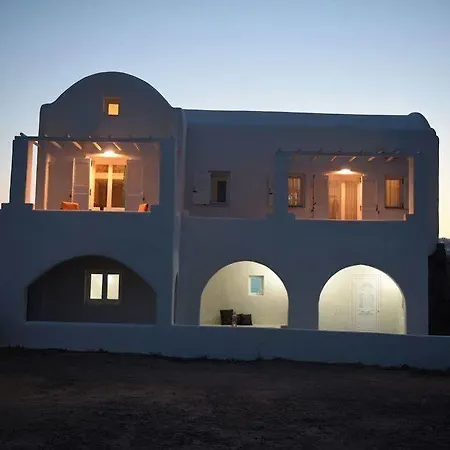 Sakas Residences Karterados (Santorini)
