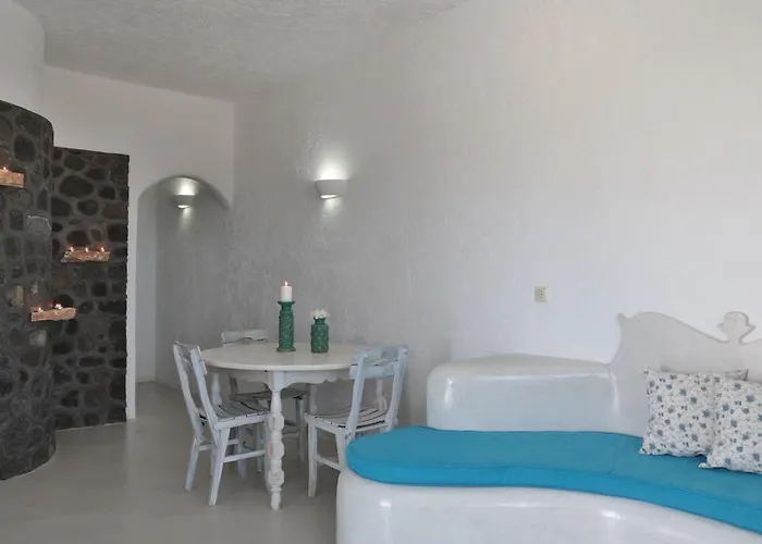 Sakas Residences Karterados (Santorini)