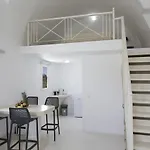 Sakas Residences *