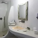 Apartment Sakas Residences