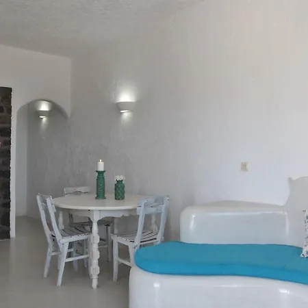 Sakas Residences Karterados (Santorini)